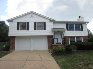 2954 Piney Pointe Dr, Saint Louis, MO
