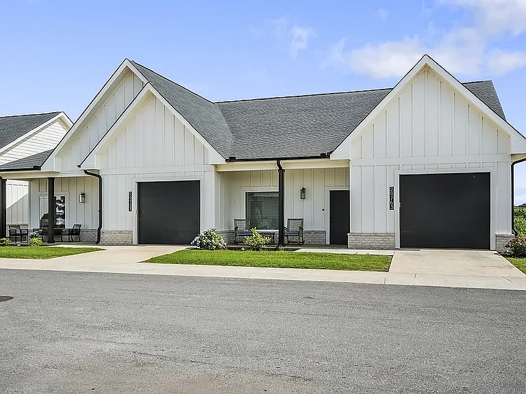 Villas at Capital Twenty — Photo 22