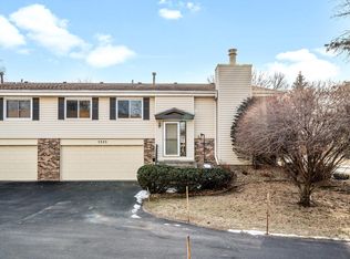 5323 Beachside Dr, Minnetonka, MN 55343
