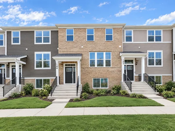 184 E Berkshire Dr, Crystal Lake, IL 60014