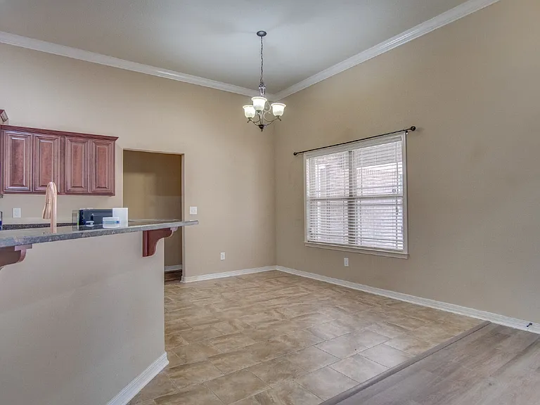 5485 Tucker Cir — Photo 10