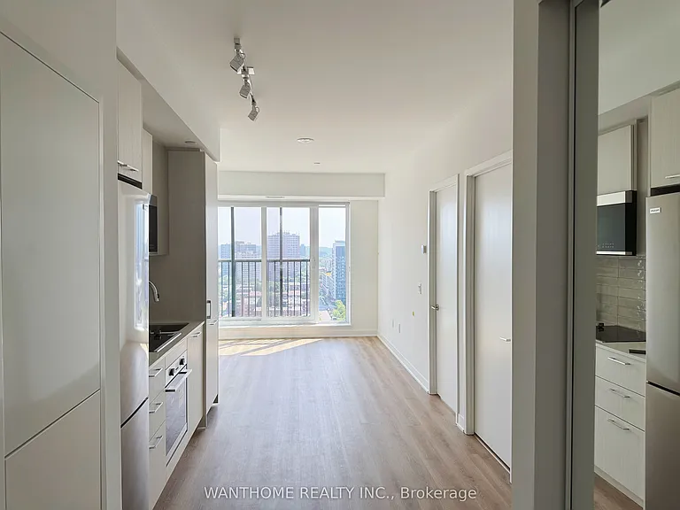 10 Oak St E #1602 — Photo 2