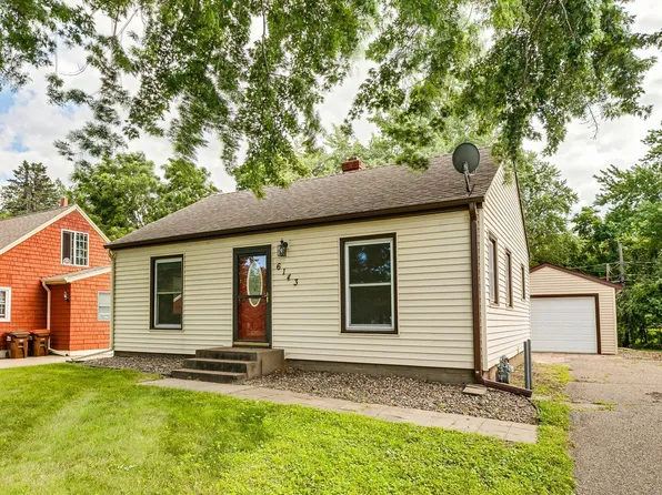 6143 49th St N, Oakdale, MN 55128