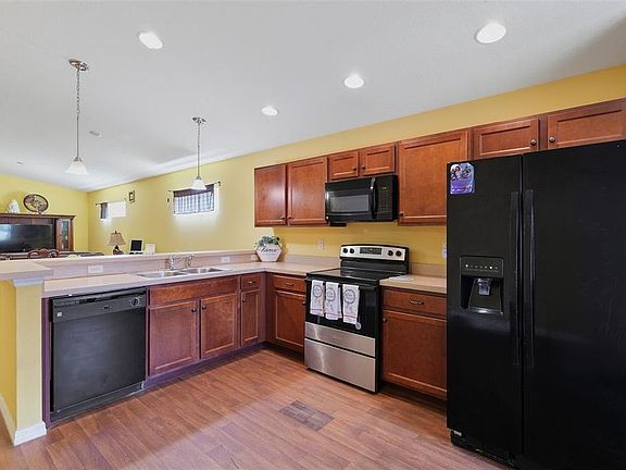 5th image of 4107 11th St E