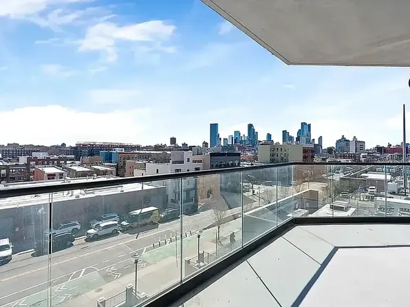 34-46 Vernon Boulevard image 10 of 18