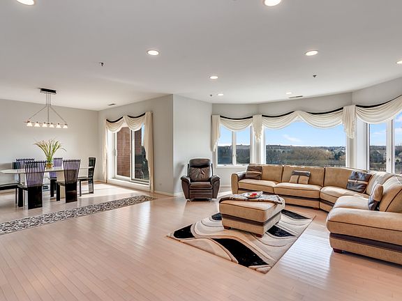 Living Room/Dining Room