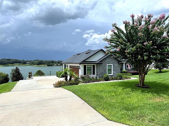 2nd image of 36751 Barrington Dr