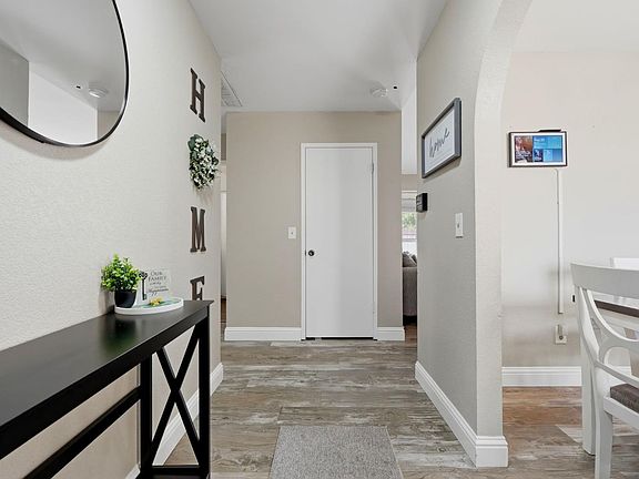 5th image of 1451 Christine Ln