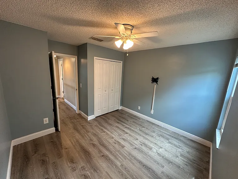 1724 Chatham Cir — Photo 15