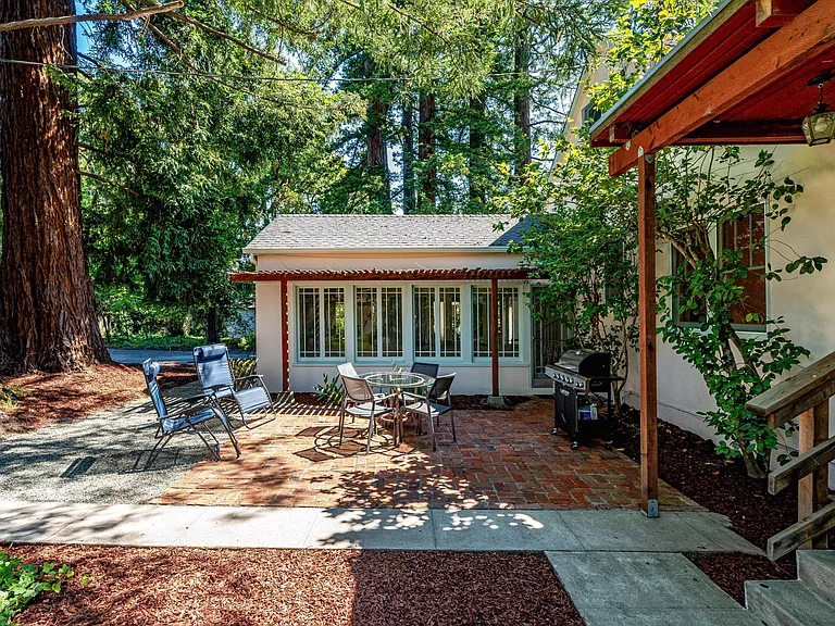 742 Austin Ave — Photo 43