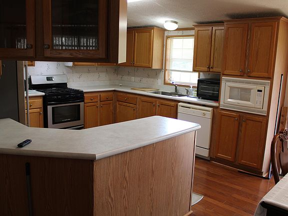 4th image of 8563 Hazel Dell Rd