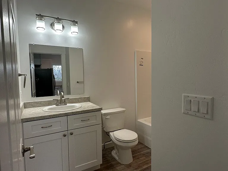 1115 E Carpenter St — Photo 6