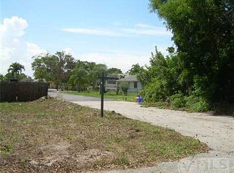5th image of 9340 Roan Ln #1