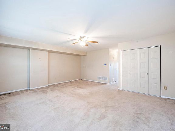 5th image of 518 Lancaster Ct