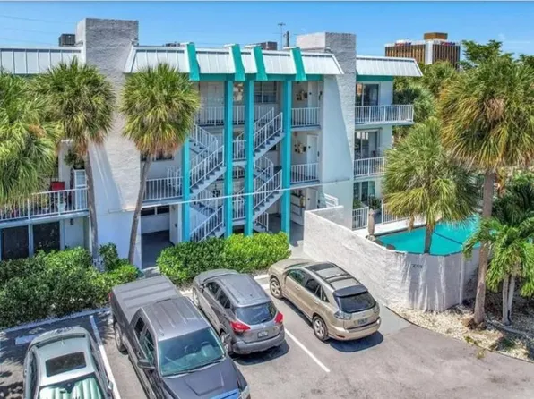 2715 NE 49th Street #205, Fort Lauderdale, FL 33308