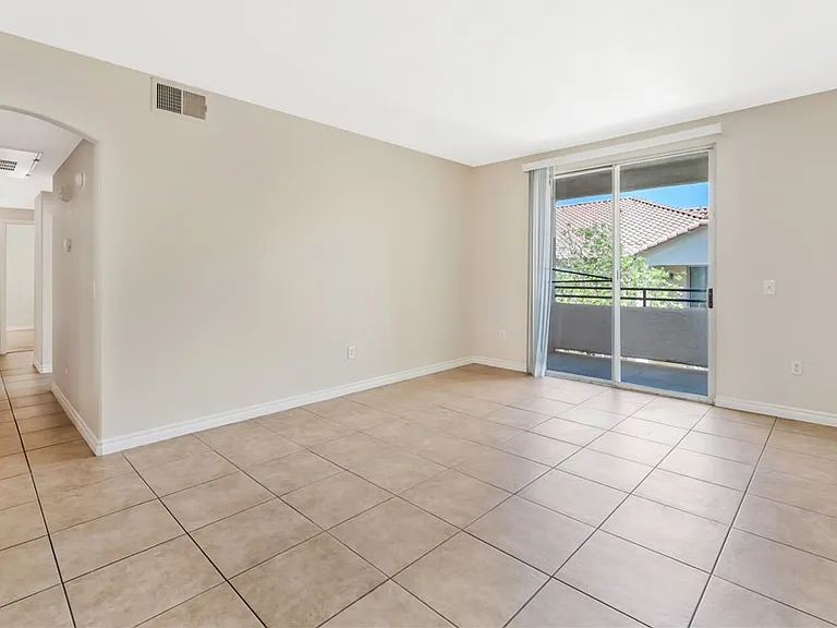 1830 N Buffalo Dr #2115 — Photo 4