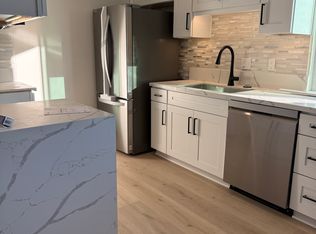 1224 Windsor Rd APT E, Cardiff By The Sea, CA 92007