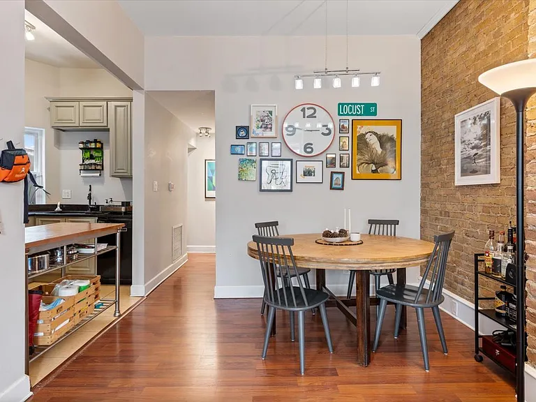 116 W Grand Ave #3 — Photo 9