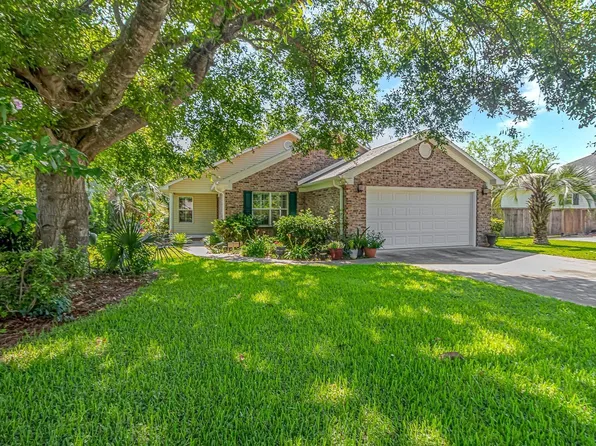 16 Wild Flower Trail, Pawleys Island, SC 29585