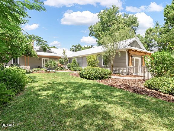 4th image of 885 Hewitt Dr