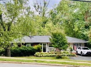 6607 Cottonwood Dr, Alexandria, VA