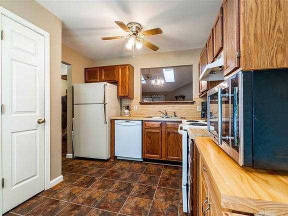 4th image of 5136 Farm Place Dr NE