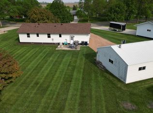 107 3rd St E, Chokio, MN 56221
