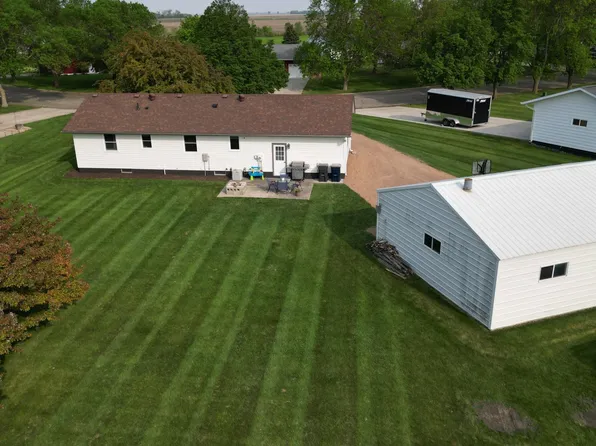 107 3rd St E, Chokio, MN 56221
