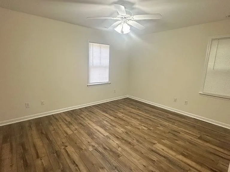 5138 Greenville Loop Rd #B — Photo 4