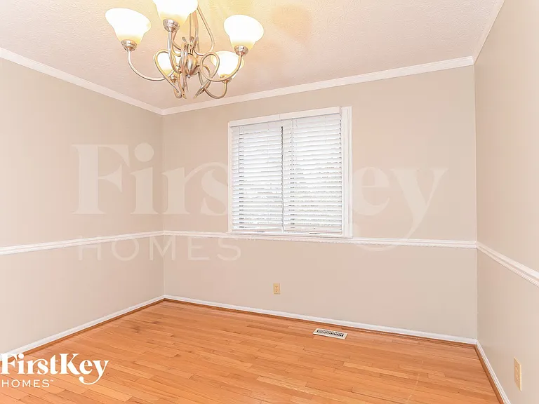 5873 Gilmore Dr — Photo 5