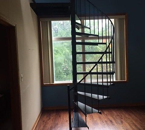 3rd image of 3859 N Ravenswood Ave #2