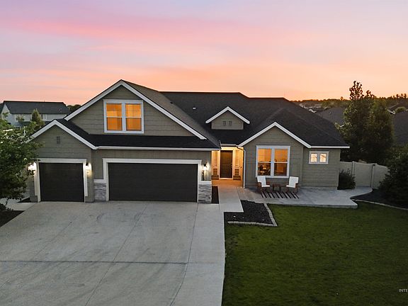 2nd image of 2369 N Meadowhills Ave