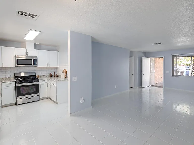 635 M B Martinez St — Photo 8