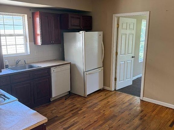 2nd image of 812 Carteret Ave