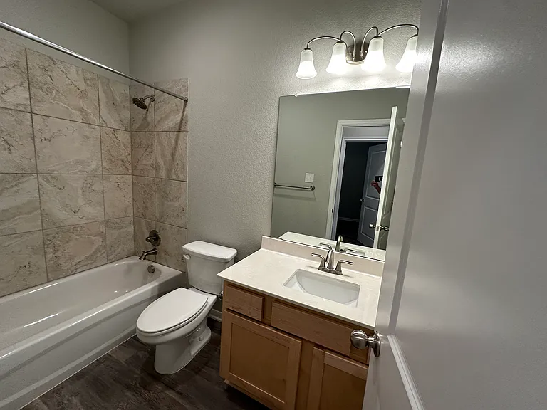 702 Arboredge Dr — Photo 8