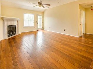 551 N D St, Bentonville, AR 72719