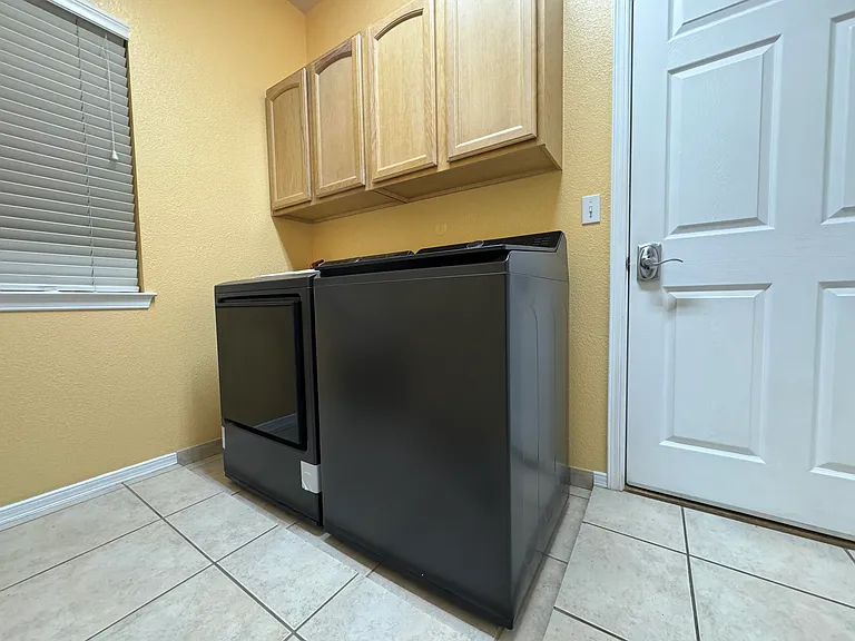 BRAND NEW Washer & Dryer, wifi-connected and can be controlled by app