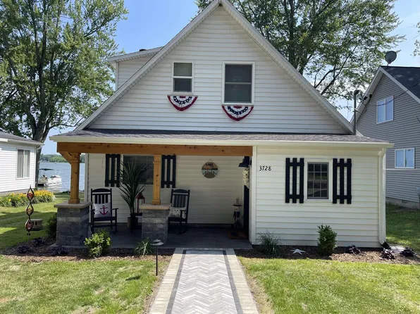 3728 Peterson Dr, Gobles, MI 49055