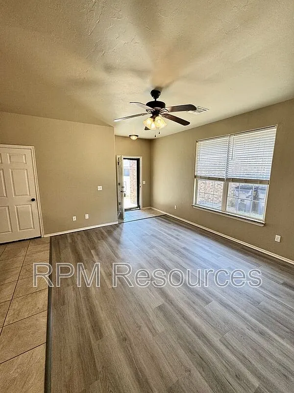 3 bed, 2.0 bath, 1250 sqft, $1,395 — Photo 4