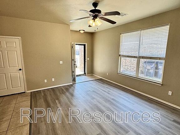 4th image of 157 Bison Court Way