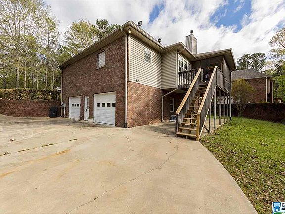 3rd image of 35 Dogwood Dr