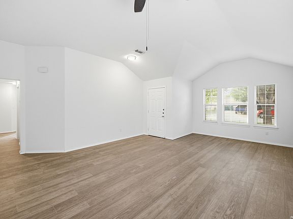 4th image of 8346 Copperglen