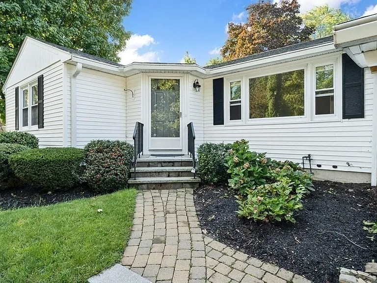 15 Temple Rd — Photo 25