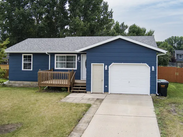 112 Sturgis Loop, Bismarck, ND 58504