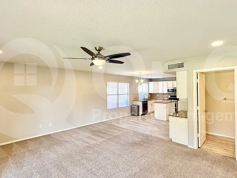 1481 E Cheyenne St — Photo 10