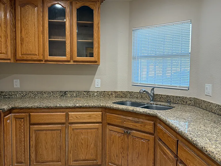 11544 Fernwood Ave — Photo 3