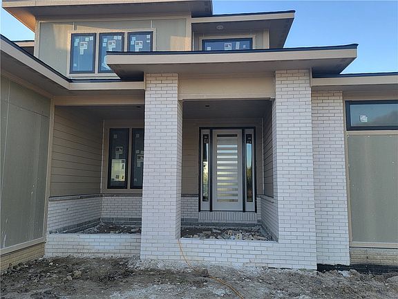 3rd image of 16029 Oakwood Dr