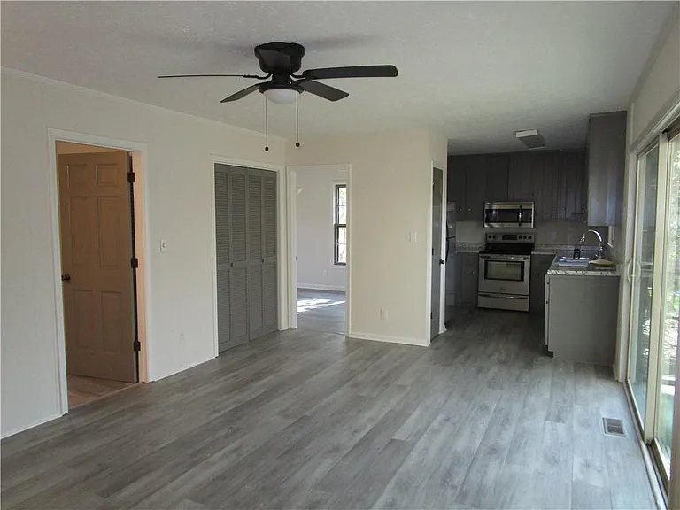 3730 Newport Dr — Photo 15