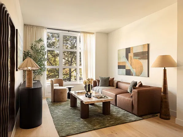 23 Ocean Pkwy #3B, Brooklyn, NY 11218