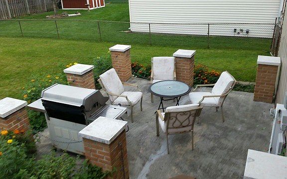 4th image of 8060 Catawba Ln